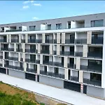 Modern Smart Apartment, Garage & View *