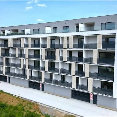 Modern Smart Apartment, Garage & View *