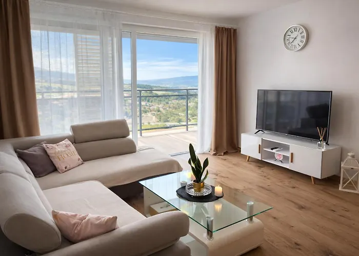 Modern Smart Apartment, Garage & View Lipany