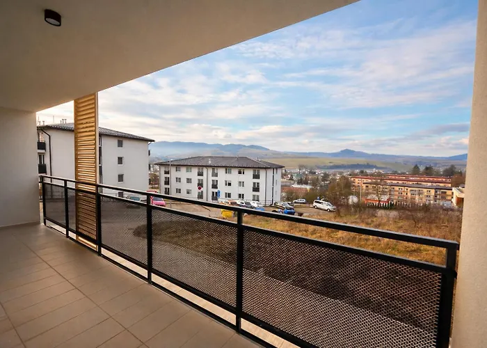 Modern Smart Apartment, Garage & View *